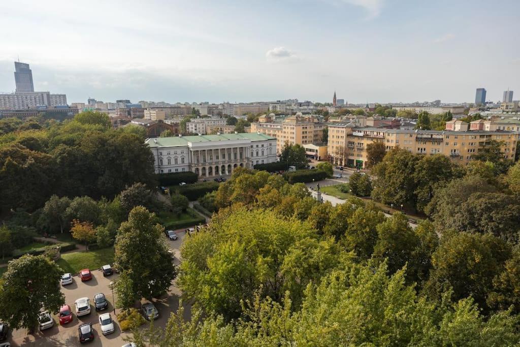 Specious City Center Studio With Park View Varsovie Extérieur photo