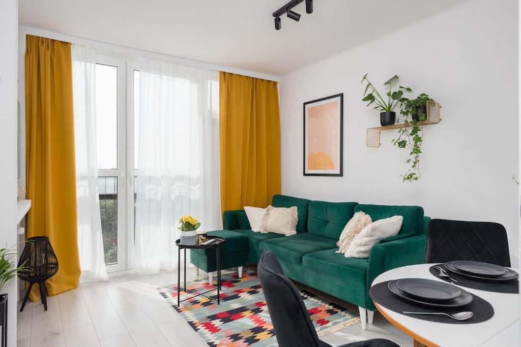 Specious City Center Studio With Park View Varsovie Extérieur photo