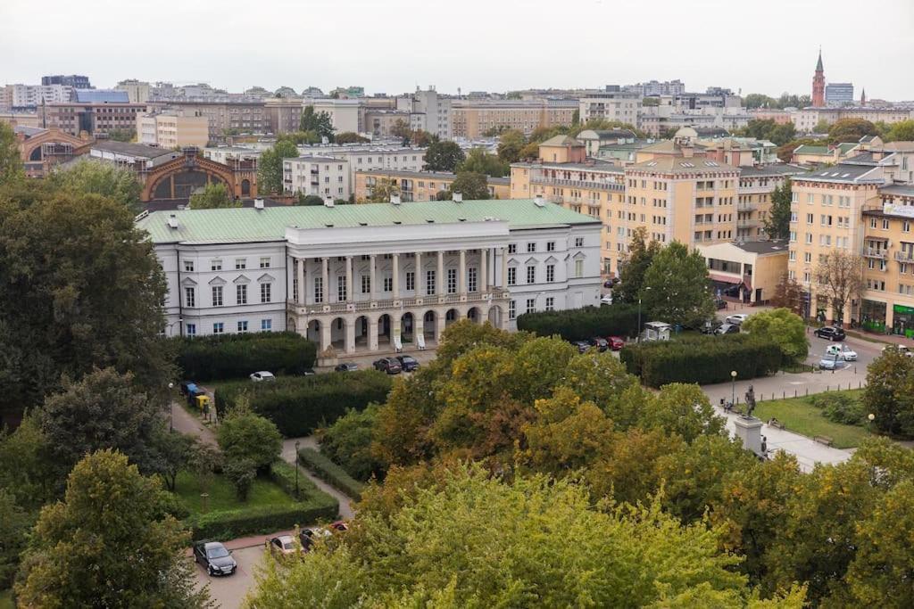 Specious City Center Studio With Park View Varsovie Extérieur photo