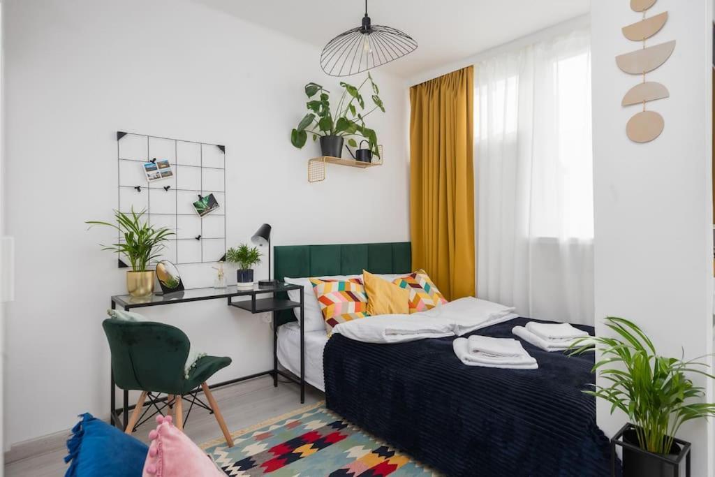 Specious City Center Studio With Park View Varsovie Extérieur photo